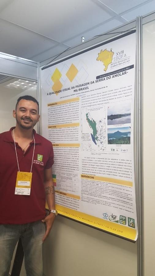 Discentes da Geografia durante apresentação de trabalhos no Simpósio Nacional de Geografia Física Aplicada