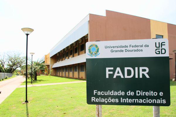 UFGD realiza prova de redação para candidatos do Vestibular 60+ e da Acolhida Humanitária nesta segunda-feira