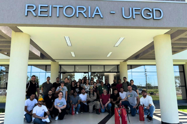 Servidores da UFGD participam de treinamento de Brigada de Inc&ecirc;ndio no novo pr&eacute;dio da Reitoria