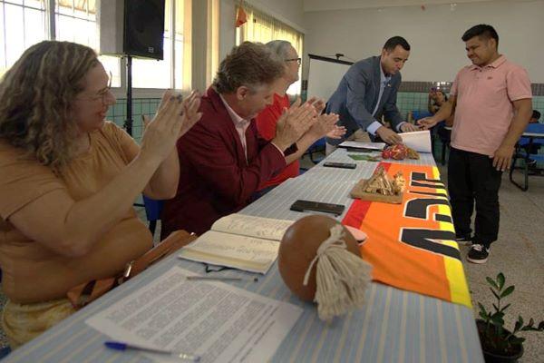 FAIND d&aacute; posse a Celuniel Valiente, terceiro professor ind&iacute;gena da UFGD