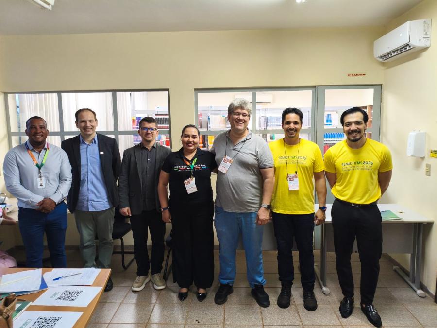 Secertaria PPGQ PPGQ/UFGD participa da avaliação de trabalhos no SEMICT IFMS 2025